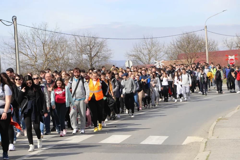 Velika fotogalerija  XXV. križog puta mladih Požeške biskupije