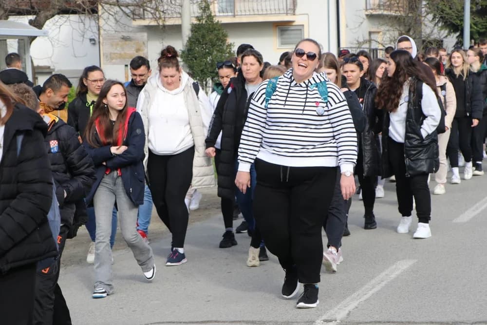 Velika fotogalerija  XXV. križog puta mladih Požeške biskupije