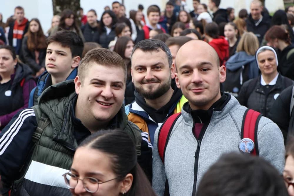 Velika fotogalerija  XXV. križog puta mladih Požeške biskupije