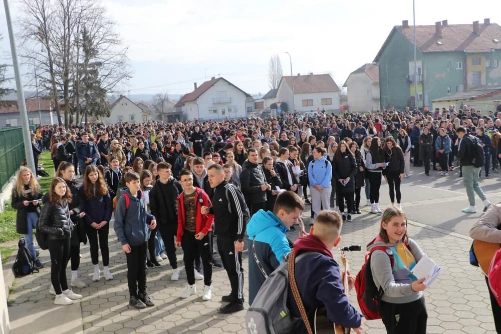 Velika fotogalerija  XXV. križog puta mladih Požeške biskupije