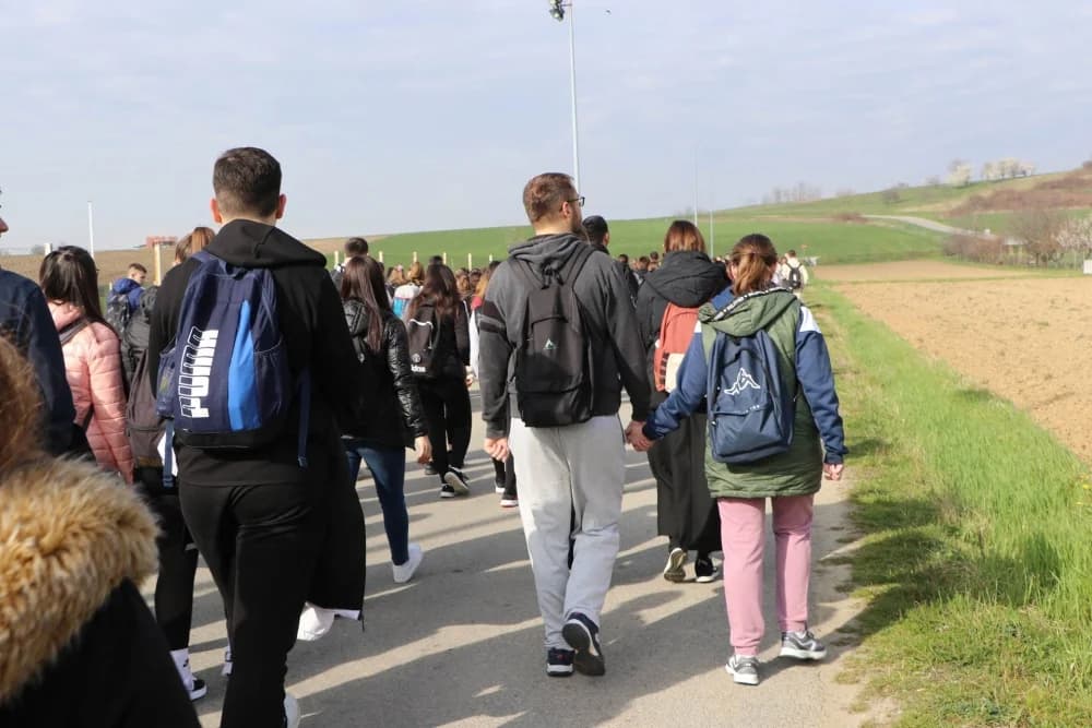 Velika fotogalerija  XXV. križog puta mladih Požeške biskupije