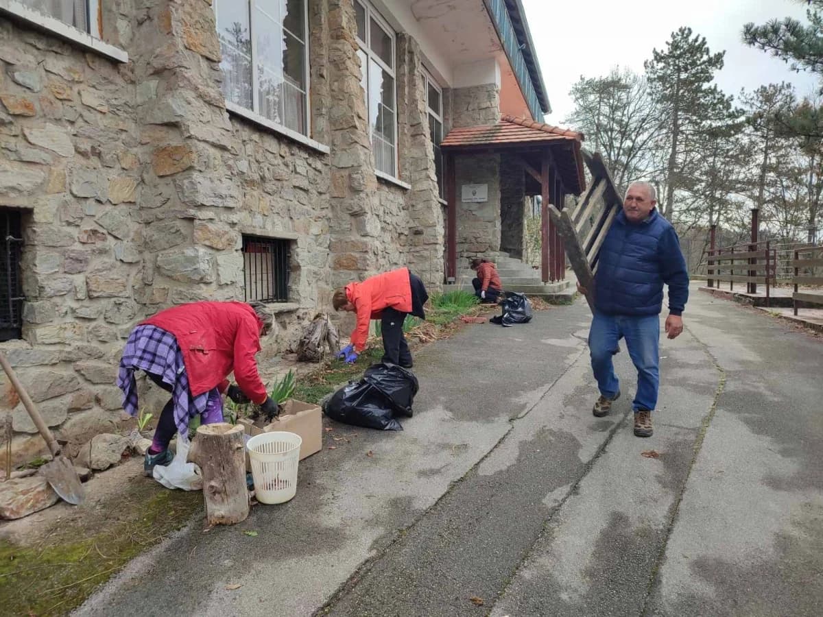 Radna akcija povodom 42. ’Papučkih jaglaca’ u Velikoj