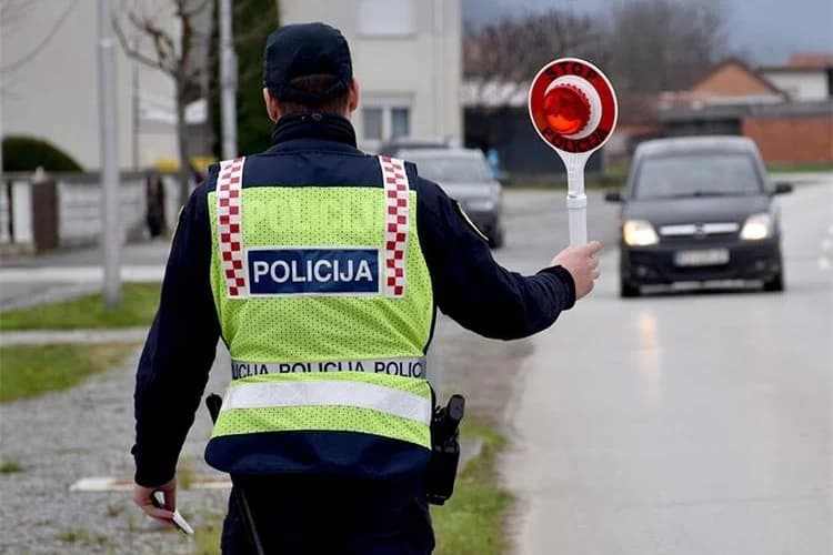 Nadzor prometa, policija