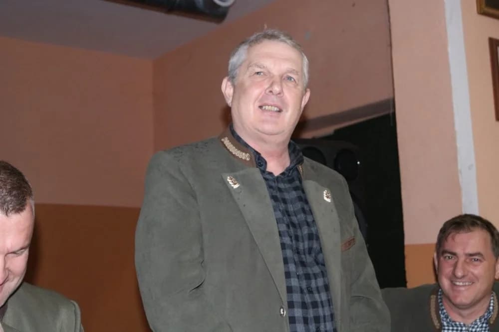 VETOVAČKI LOVCI: Franjo Lukačević, Vlado Svoboda i Jakob Bodolović primili plakete za 50 godina lovačkog staža