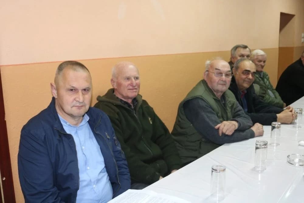 VETOVAČKI LOVCI: Franjo Lukačević, Vlado Svoboda i Jakob Bodolović primili plakete za 50 godina lovačkog staža