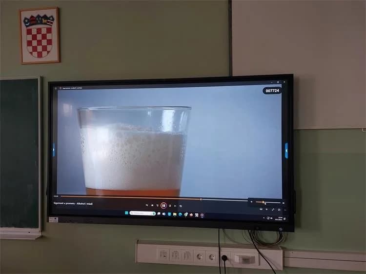 Srednjoškolcima požeške Ekonomske škole održano predavanje o alkoholu i mladim vozačima