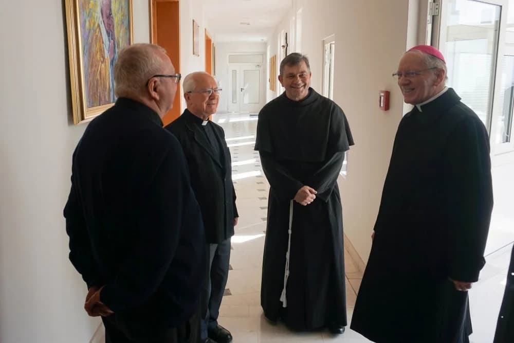 Novoimenovani požeški biskup Ivo Martinović u prvom pohodu Požeškoj biskupiji