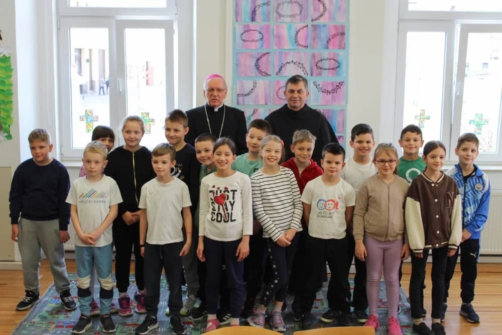 Novoimenovani požeški biskup Ivo Martinović u prvom pohodu Požeškoj biskupiji