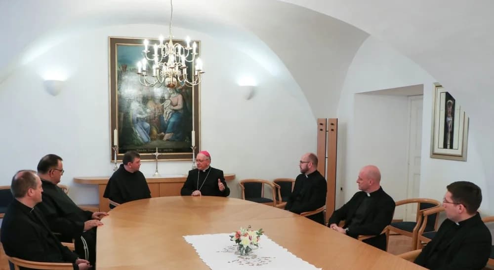 Novoimenovani požeški biskup Ivo Martinović u prvom pohodu Požeškoj biskupiji