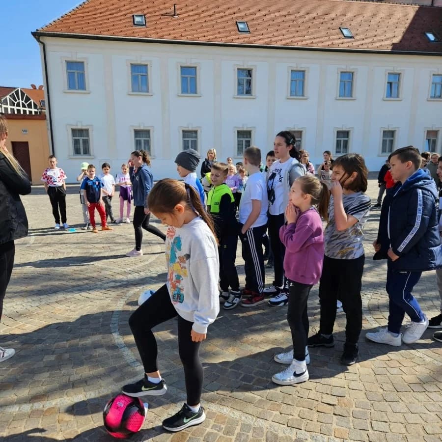 FOTO: Udruga Humanum obilježila Dan očeva