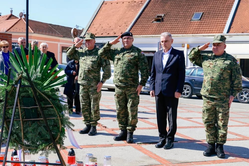 Roditelji poginulih branitelja: „Našu tugu ostavimo u kući, ali naše srce ju uvijek drži u sebi“