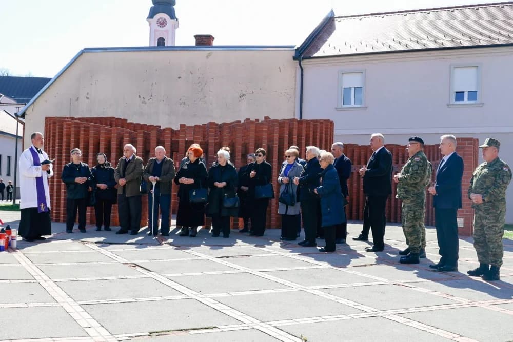 Roditelji poginulih branitelja: „Našu tugu ostavimo u kući, ali naše srce ju uvijek drži u sebi“