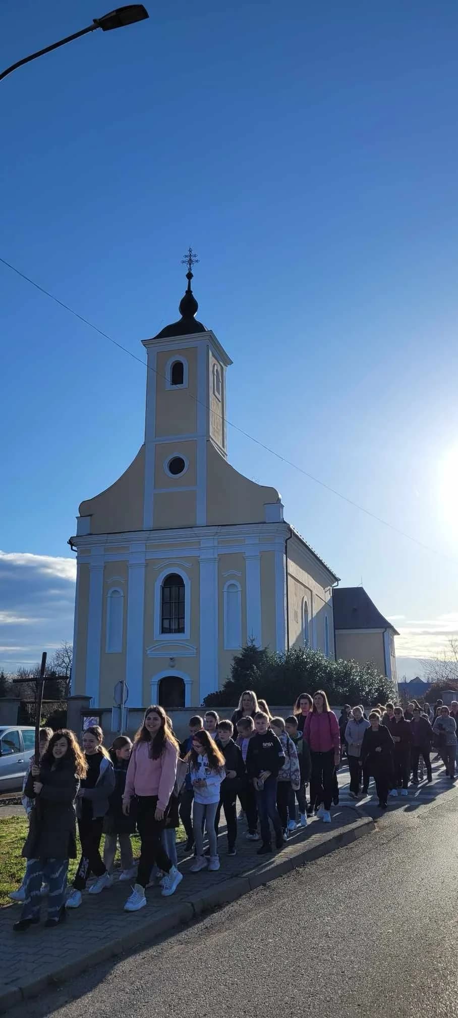 KAPTOL: Križni put ’Za križem Kristovim’