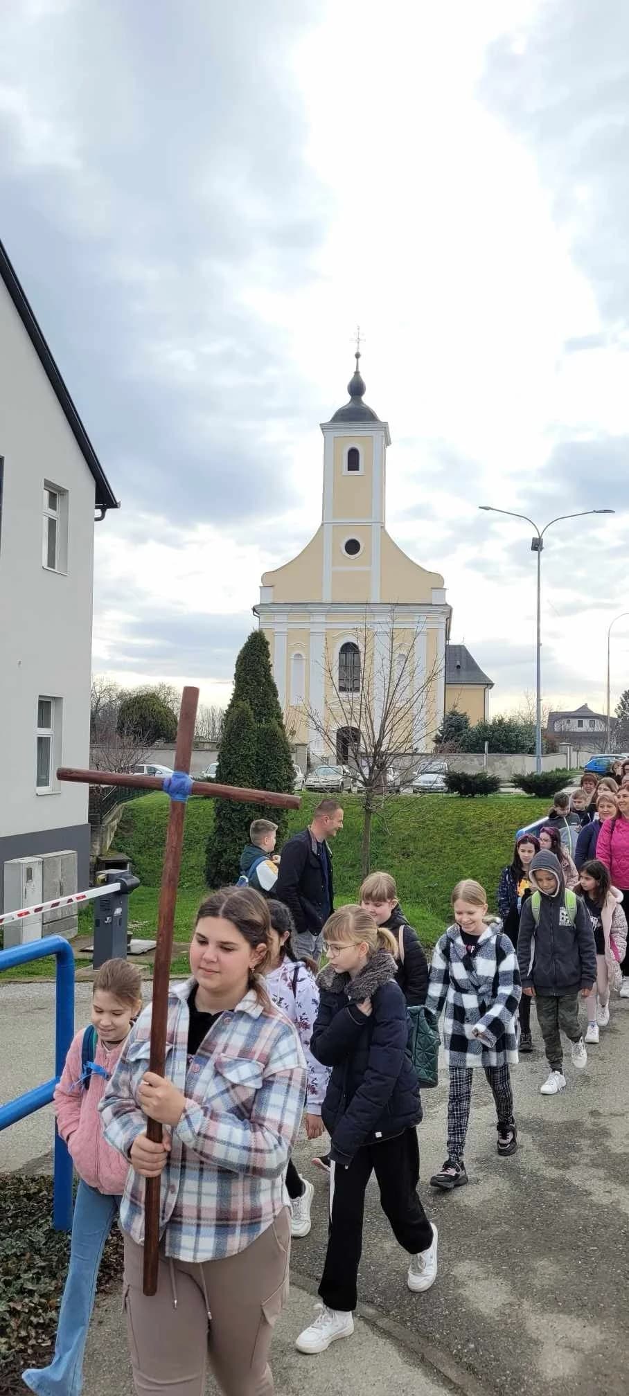 KAPTOL: Križni put ’Za križem Kristovim’