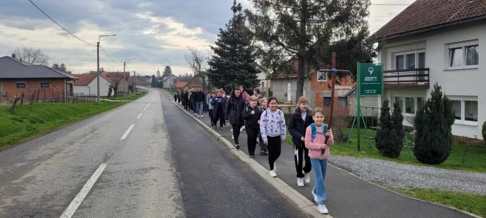 KAPTOL: Križni put ’Za križem Kristovim’