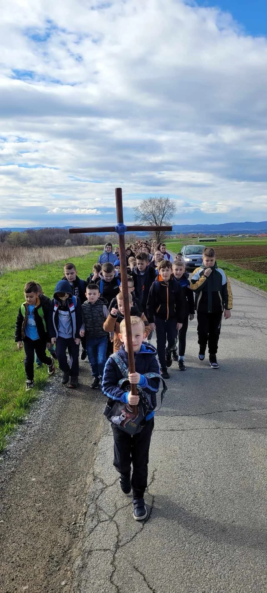 KAPTOL: Križni put ’Za križem Kristovim’