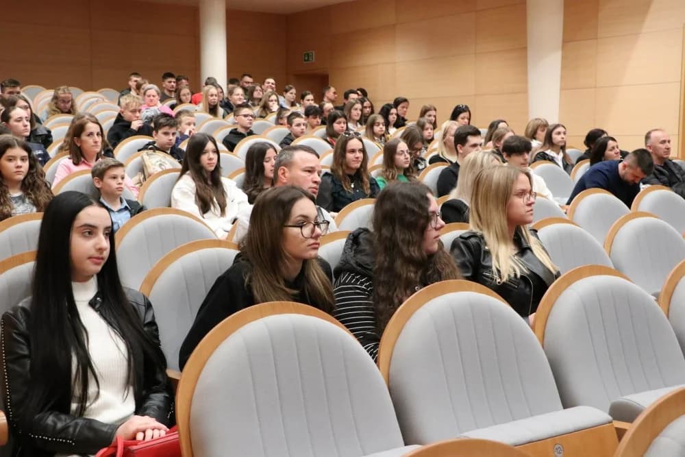 Vjeronaučno natjecanje učenika osnovnih i srednjih škola Požeške biskupije