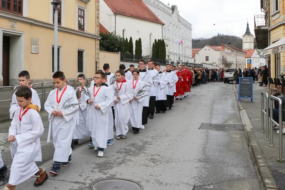 FOTO: Cvjetnica u Požegi