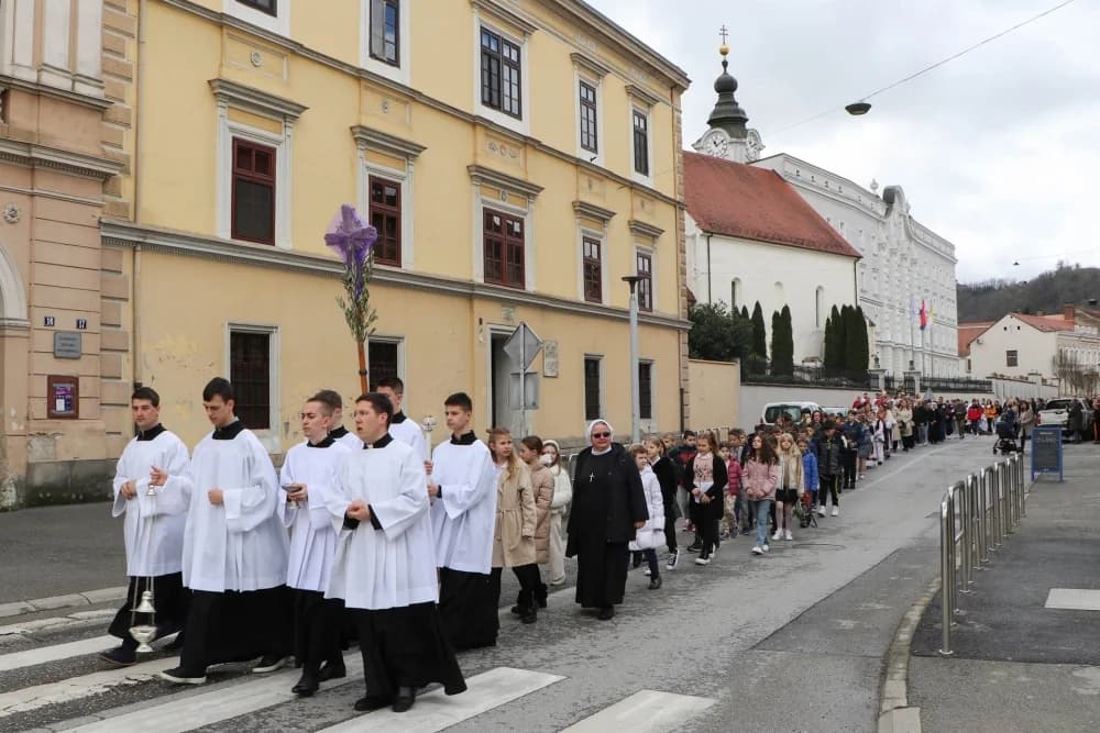 FOTO: Cvjetnica u Požegi