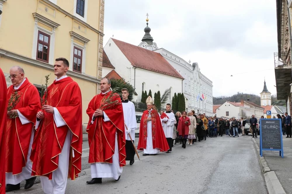 FOTO: Cvjetnica u Požegi