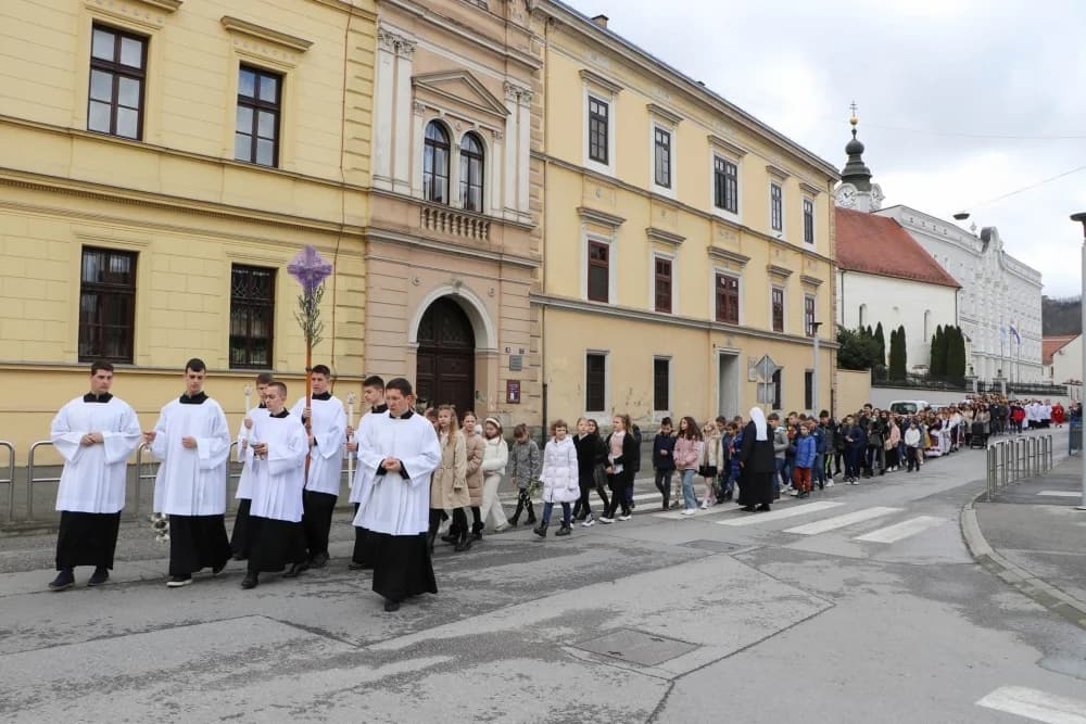 FOTO: Cvjetnica u Požegi