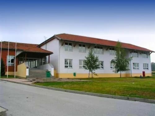 Škola u Biškupcima