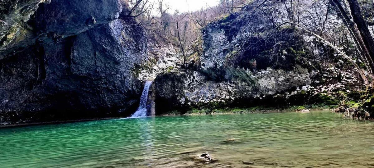 FOTO: HPD Gojzerica Požega u pohodu na Stazu sedam slapova u Istri