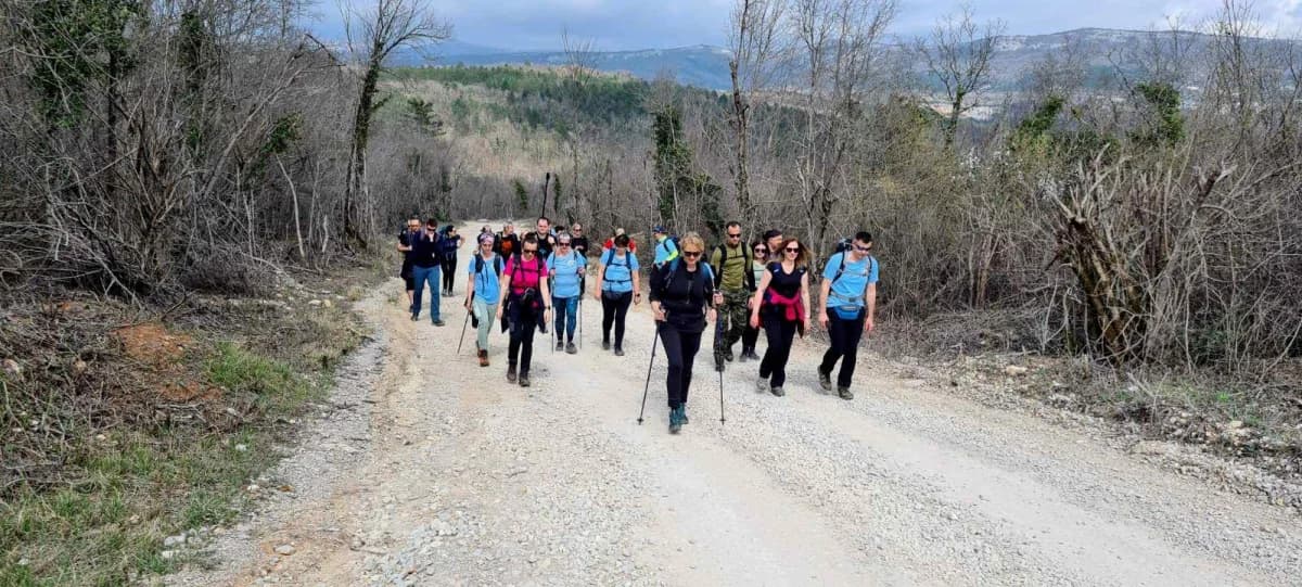 FOTO: HPD Gojzerica Požega u pohodu na Stazu sedam slapova u Istri