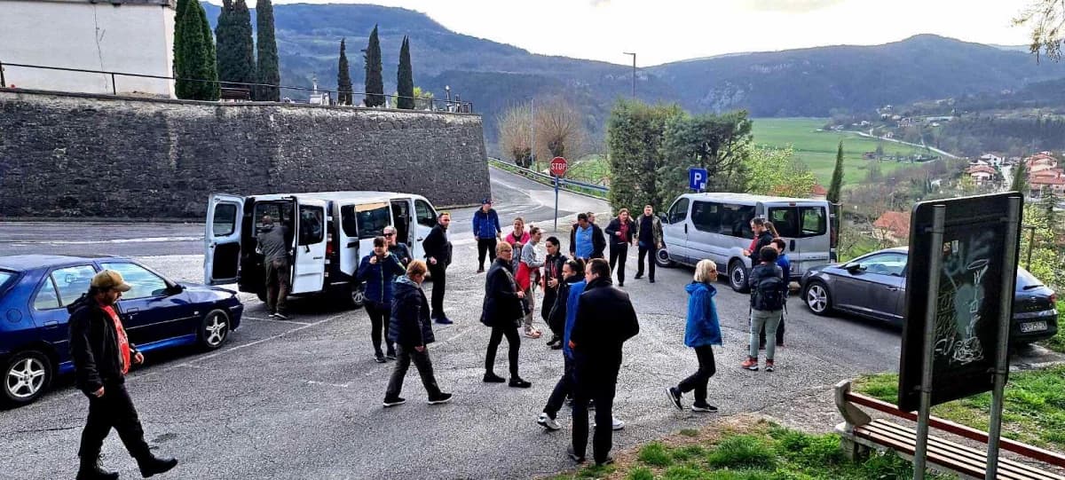 FOTO: HPD Gojzerica Požega u pohodu na Stazu sedam slapova u Istri
