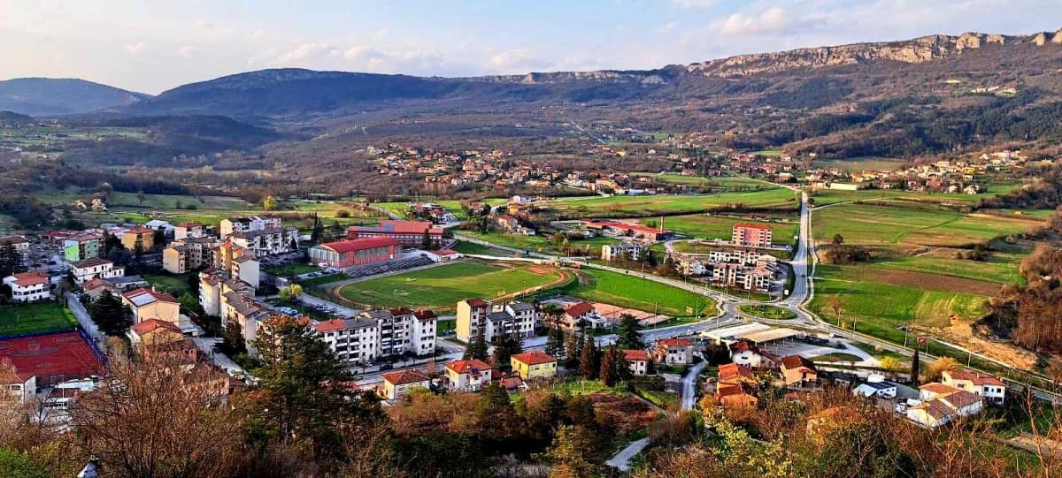 FOTO: HPD Gojzerica Požega u pohodu na Stazu sedam slapova u Istri