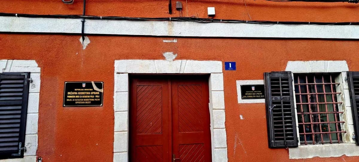 FOTO: HPD Gojzerica Požega u pohodu na Stazu sedam slapova u Istri