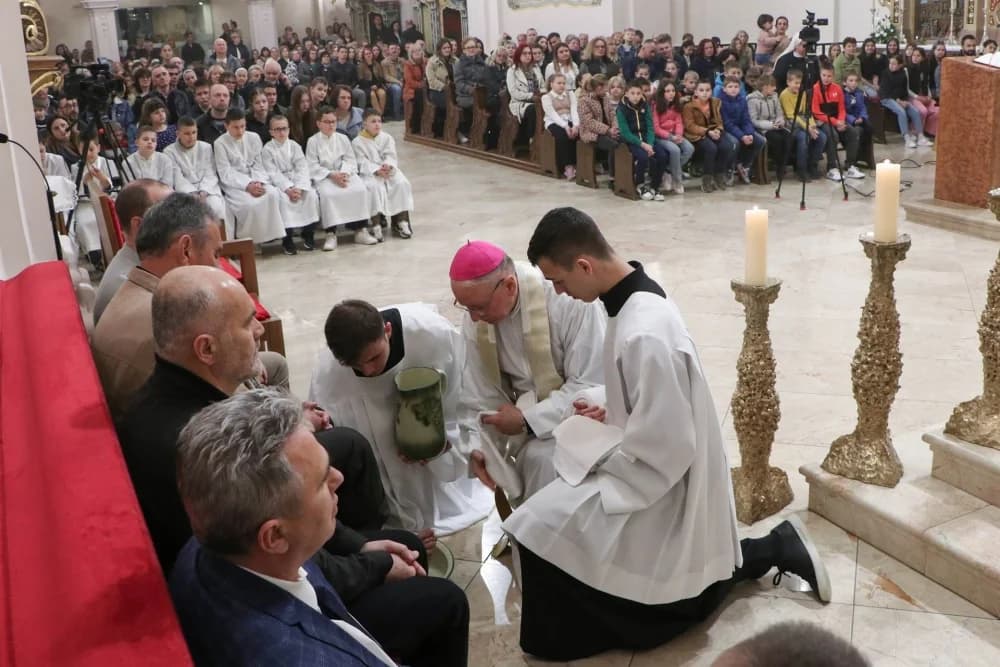 FOTO: Misa večere Gospodnje u Požegi