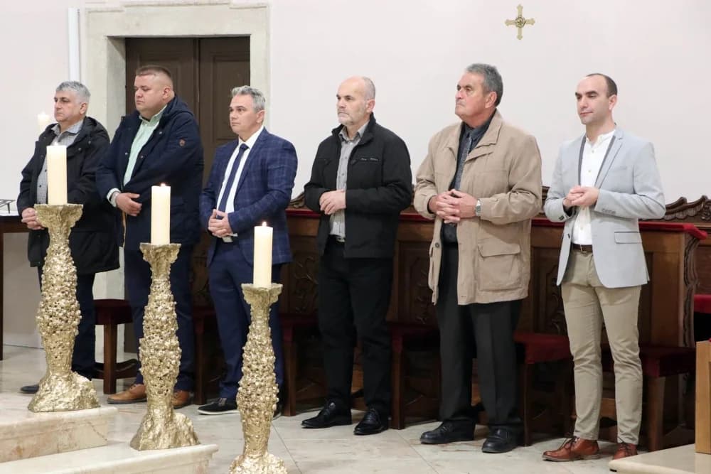 FOTO: Misa večere Gospodnje u Požegi