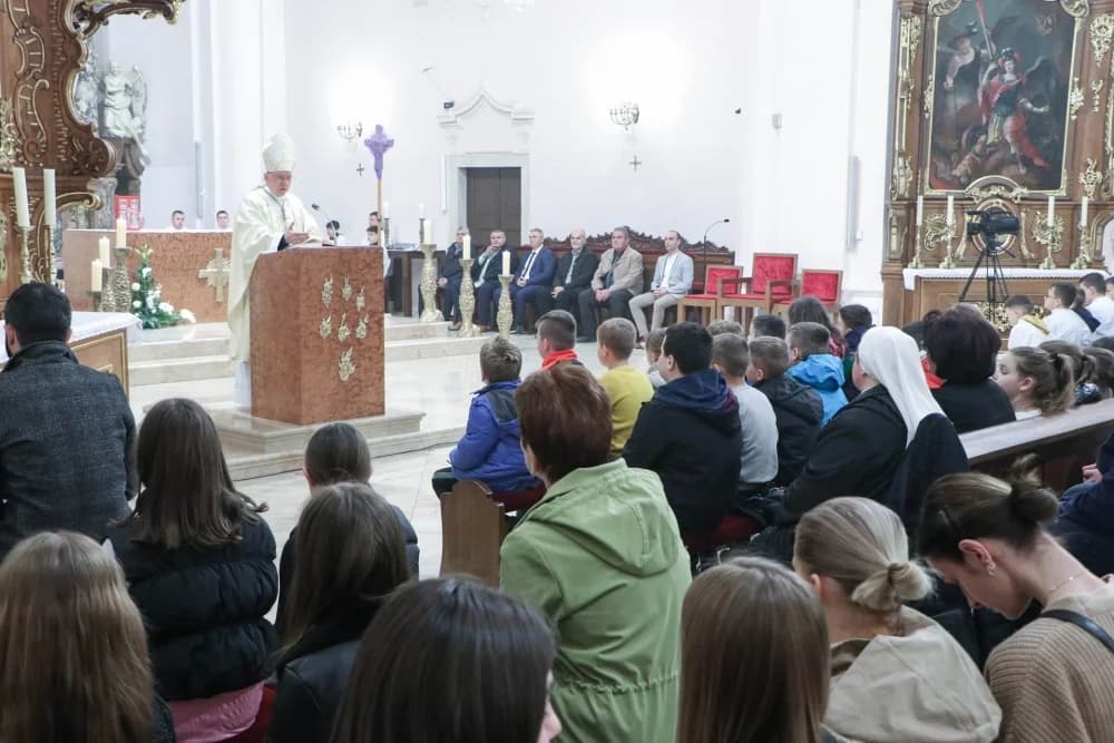 FOTO: Misa večere Gospodnje u Požegi