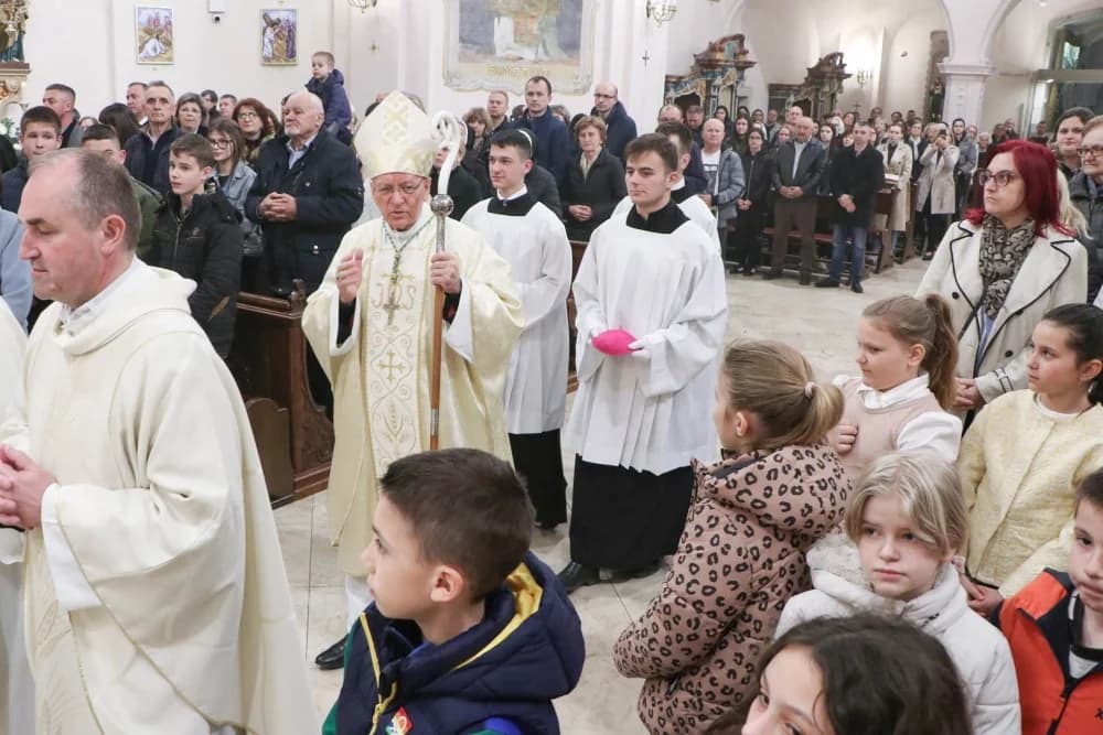 FOTO: Misa večere Gospodnje u Požegi
