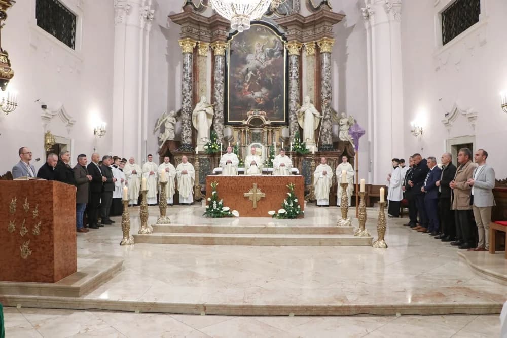 FOTO: Misa večere Gospodnje u Požegi