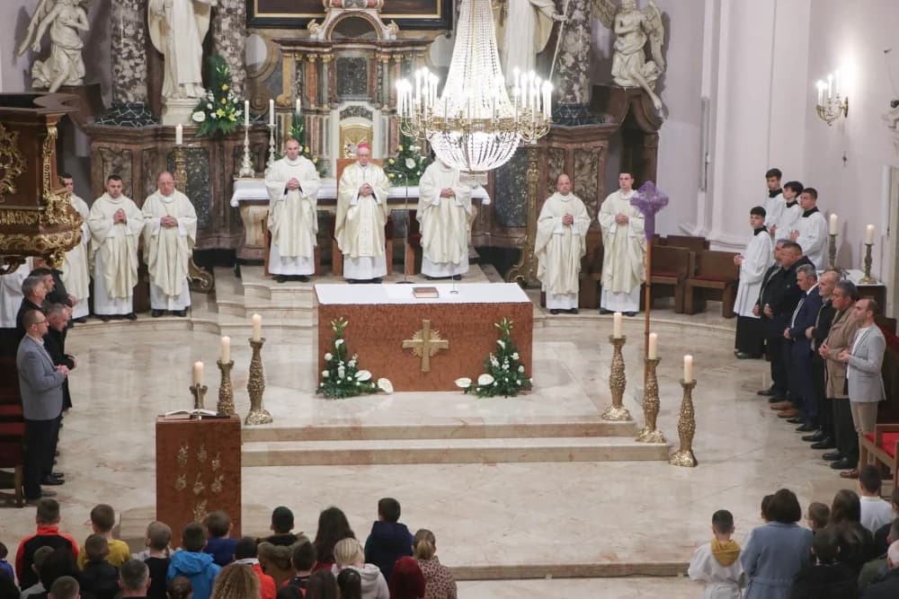 FOTO: Misa večere Gospodnje u Požegi