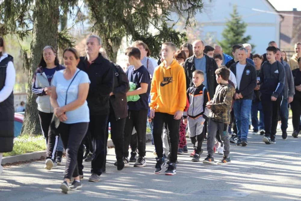 FOTO: Križni put u Kutjevu obilježio Veliki petak u duhu zajedništva 