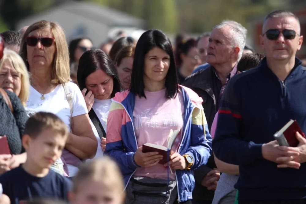 FOTO: Križni put u Kutjevu obilježio Veliki petak u duhu zajedništva 