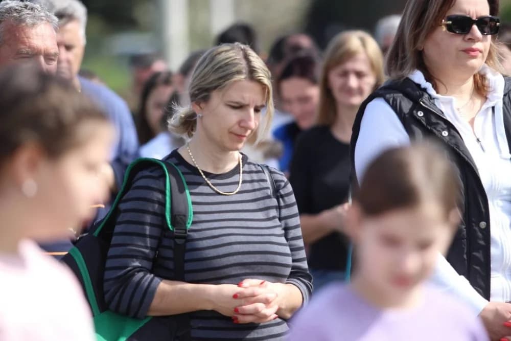 FOTO: Križni put u Kutjevu obilježio Veliki petak u duhu zajedništva 