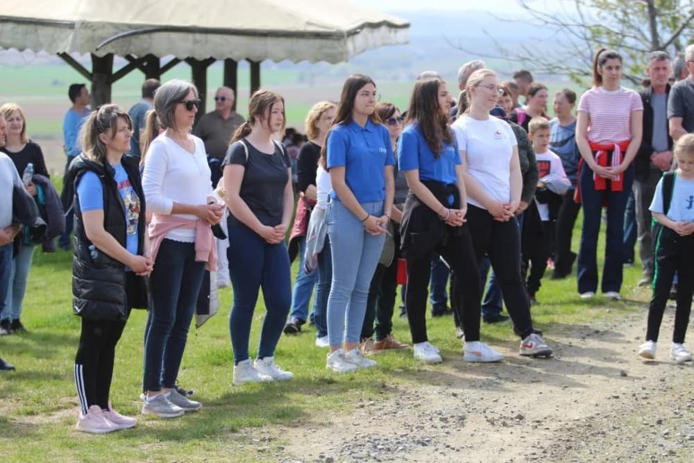 FOTO: Križni put u Kutjevu obilježio Veliki petak u duhu zajedništva 