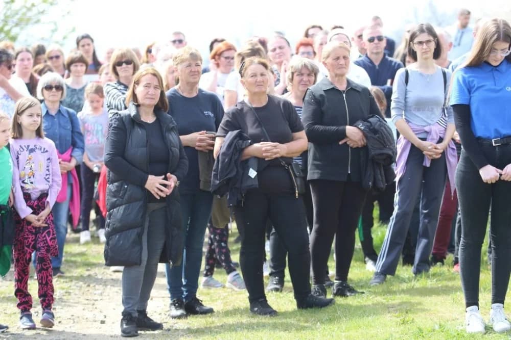 FOTO: Križni put u Kutjevu obilježio Veliki petak u duhu zajedništva 
