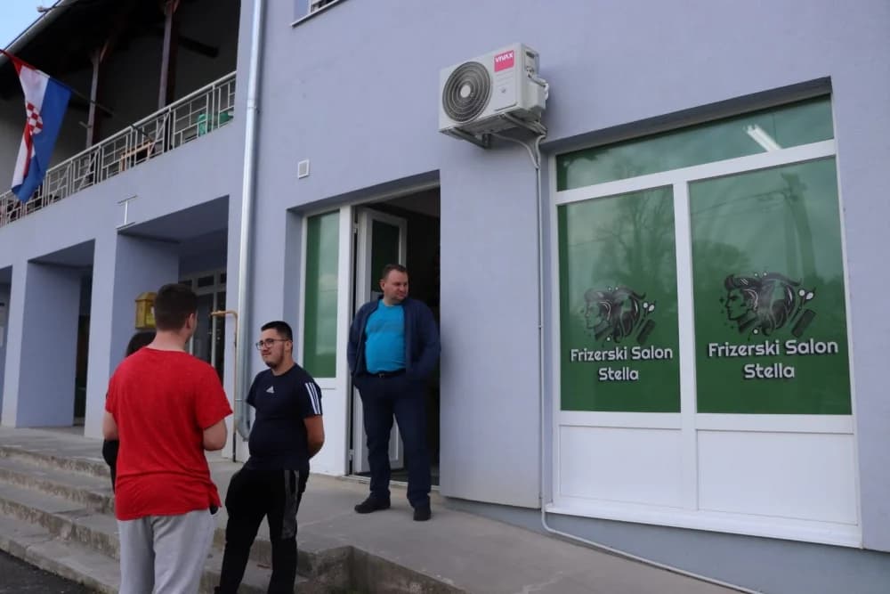 Mlada poduzetnica Stela Pritula otvorila frizerski salon u Poljani