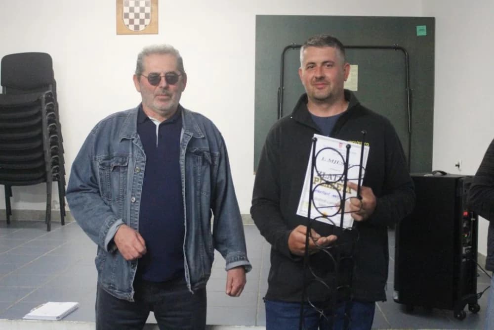 FOTO: Tradicionalno ocjenjivanje vina i kobasica u Lukaču