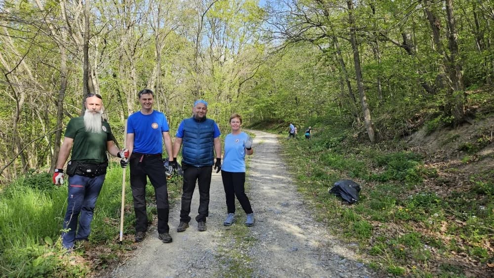 FOTO: Zajednička akcija požeških planinarskih društava – Eko akcija za zeleni Papuk