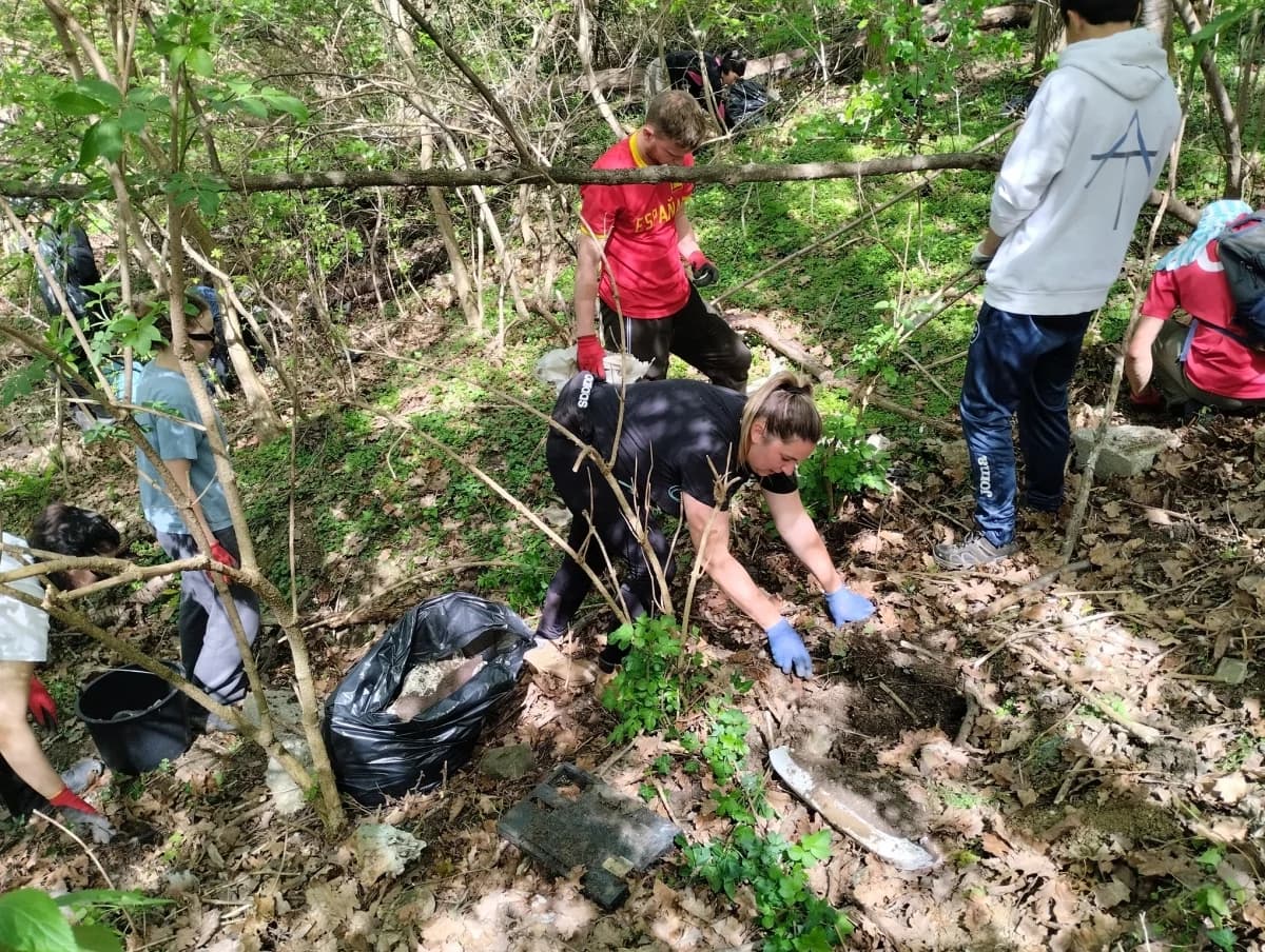 FOTO: Zajednička akcija požeških planinarskih društava – Eko akcija za zeleni Papuk