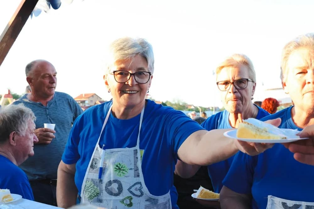 FOTO: Sajam udruga i prvo Županijsko natjecanje u kuhanju lovačkog gulaša u Čaglinu