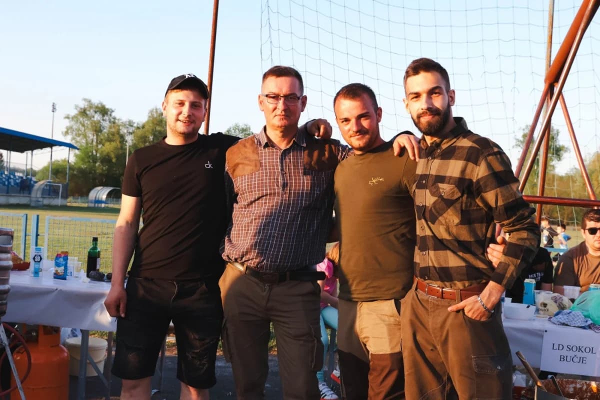 FOTO: Sajam udruga i prvo Županijsko natjecanje u kuhanju lovačkog gulaša u Čaglinu