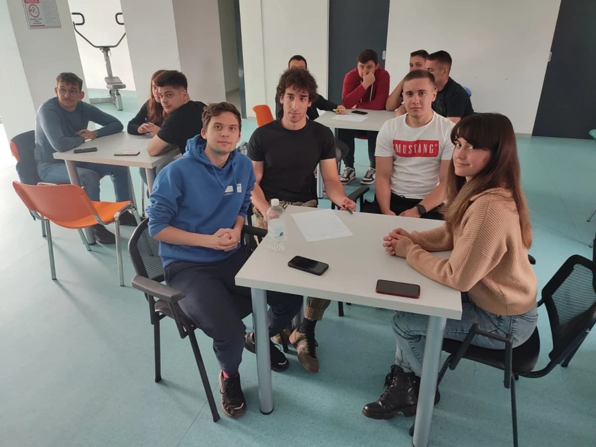 FOTO: Pub quiz i studentska roštiljada