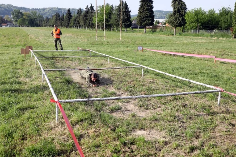 FOTO: Ročnici u Požegi završili dragovoljno vojno osposobljavanje, najbolji ročnici su Mia i Dario